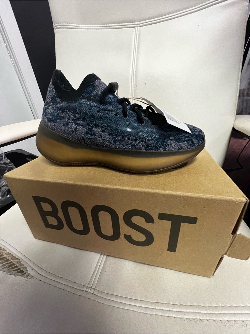Yeezy 380 boost size 6.5